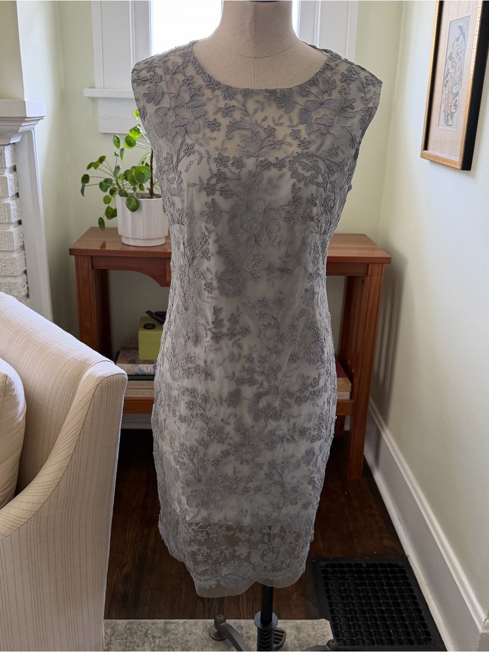 Pauw lace dress, great condition